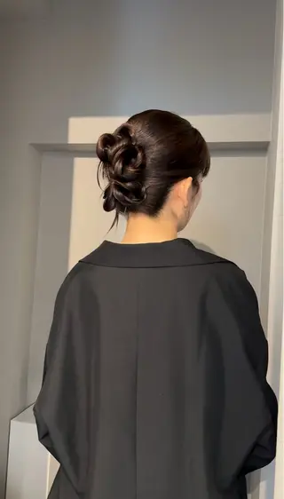 セミロング ヘアアレンジ mina 🌷のヘアスタイル