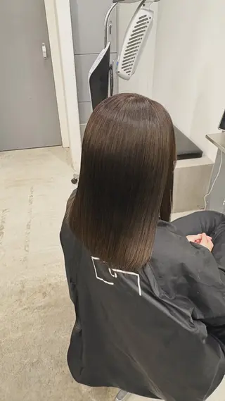 ミディアム 小森春果/透け感/ ケラスターゼ/艶髪のヘアスタイル