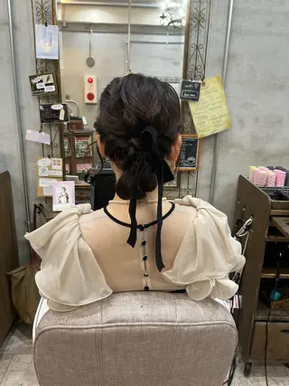 ロング ヘアアレンジ 艶髪/ハイトーン/ ヘアセット/モエノのヘアスタイル