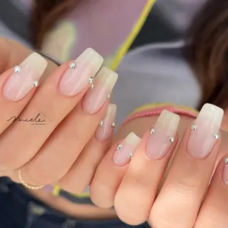 ネイル miele【ミエレ】 シンプル一癖のネイルデザイン