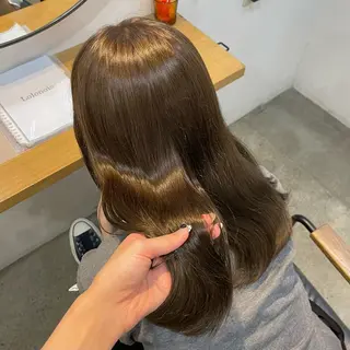 ミディアム レイヤー/抜け感カラ ーAI🫧🎀のヘアスタイル