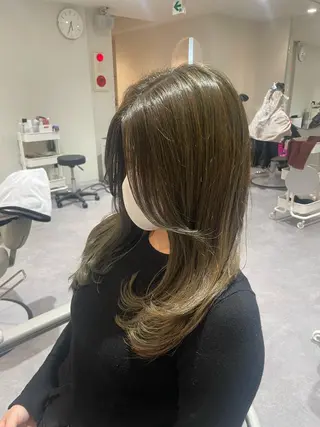 ロング 廣岡 采音のヘアスタイル