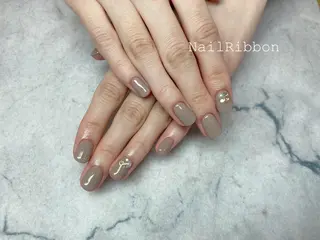 ネイル ネイルリボン 受付スタッフのネイルデザイン
