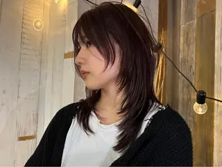 セミロング カラー uchiyama kenのヘアスタイル