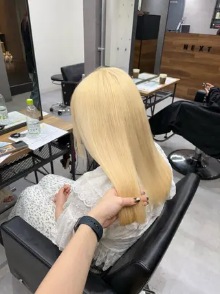 セミロング カラー ENA💗NEXT /ハイトーンエクステのヘアスタイル