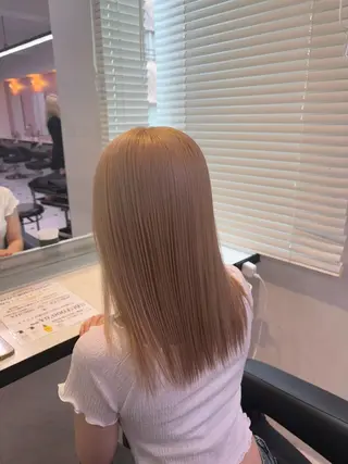 ロング カラー 透明感ベージュカラー ♡上野♡AIのヘアスタイル