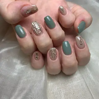 ネイル repos~ルポ~所属・里見 麗のネイルデザイン