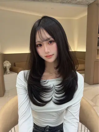 ロング としき/韓国/透明 感カラー/レイヤーのヘアスタイル