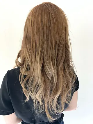 ロング 朝倉 美月のヘアスタイル