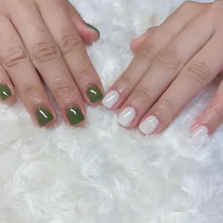 カラー Cozy_ ilumのネイルデザイン