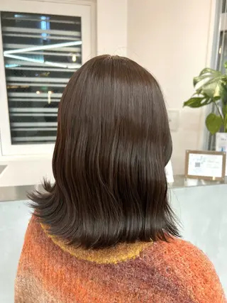 ミディアム カラー 小森聖奈 韓国風レイヤーカットのヘアスタイル