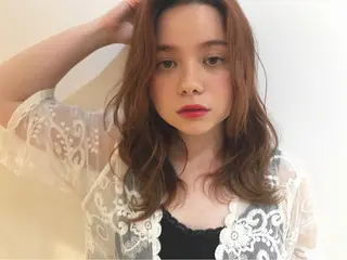 ミディアム ヒロミ/アレンジ/ アンニュイ/透け感のヘアスタイル