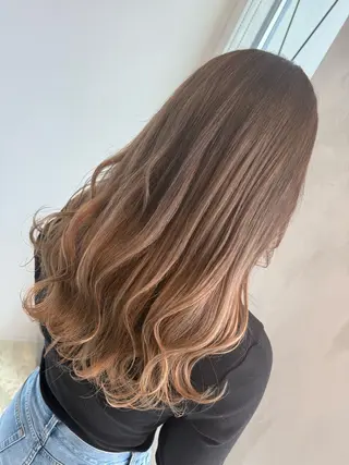 カラー art-Lago所属・平野 実優のヘアスタイル