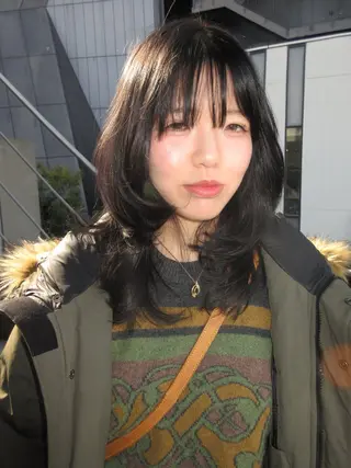 ミディアム レイヤーカット\ウル フ　chinatsuのヘアスタイル