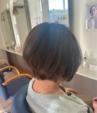 ショート attrice杉山 綾乃のヘアスタイル