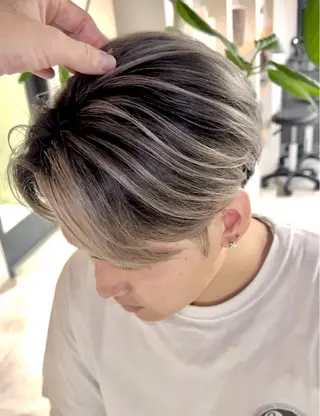 ショート 神戸でブリーチなら puty/レイヤーのヘアスタイル