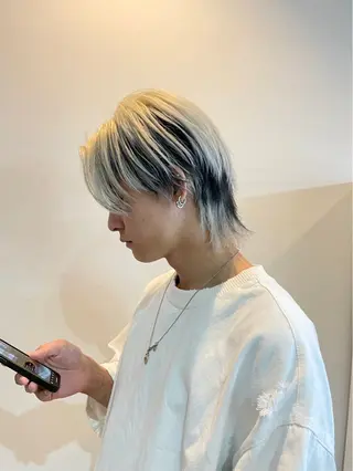 ミディアム メンズ センターパート/ニ ュアンスパーマのヘアスタイル