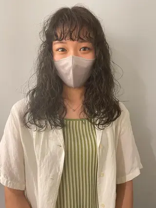 セミロング パーマ 津葉井 麗奈のヘアスタイル