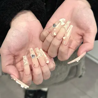 ネイル AIKO🐈⬛⭐︎ 大阪/y2k/個性派のネイルデザイン