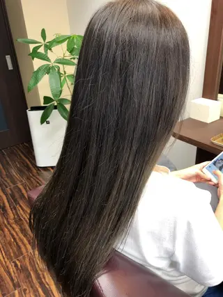 ロング カラー 堀内 七海のヘアスタイル