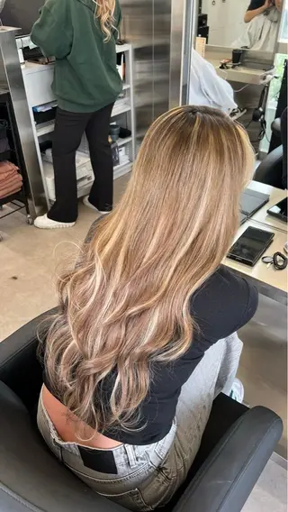 ロング 写真映えする ブリーチ🤩店長レンのヘアスタイル