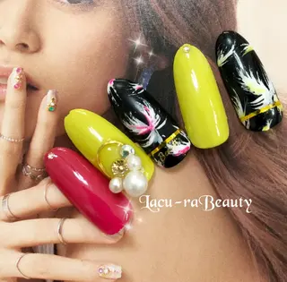 ネイル 小顔と腸の専門店 ラクーラビューティのエステ・リラクイメージ