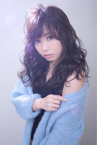 ロング 伊藤 裕貴のヘアスタイル