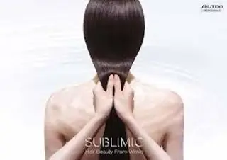 ロング 透明感カラー🫧⌇ 青🫐🩵のヘアスタイル