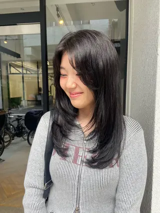 ロング オバタ コトのヘアスタイル