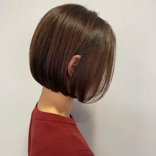 ショート 花井輝 ボブ/ハイトーンのヘアスタイル