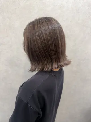 ミディアム カラー ヘアアレンジ yuuto🌈 冬の透け感カラーのヘアスタイル