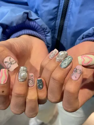 ネイル 🎀ボブ＋ハイトーン シュカ👶🏻のヘアスタイル