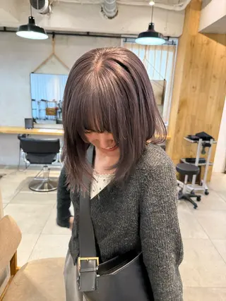 ミディアム カラー ミルクティー× グレージュMOMOのヘアスタイル