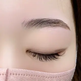 アイブロウ Haruna🎀 南森町/完全個室のマツエク・マツパデザイン