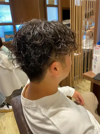 ショート パーマ 権 燦易のヘアスタイル