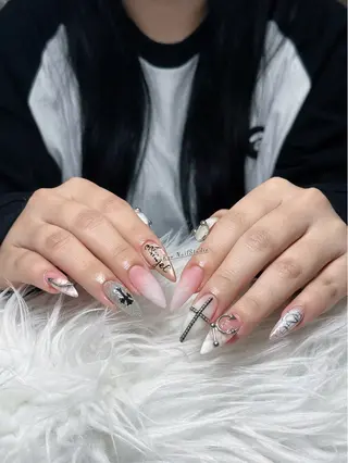 ネイル Ryu Nail Studio所属・Ryu Nail 新大久保のネイルデザイン