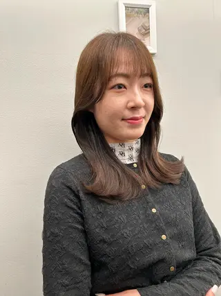 セミロング 韓国ネイル🤍 イワサキ　リコ🍒のネイルデザイン