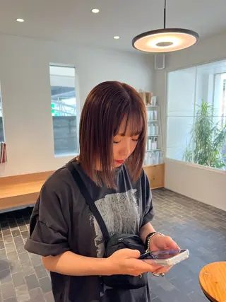 ミディアム ワタナベ モカ🦢ダブルカラーのヘアスタイル