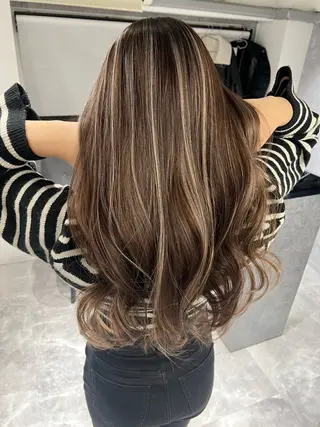 ロング 植辻 春佳のヘアスタイル