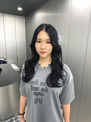 ロング カラー 暗髪🩶ラベンダー/ ブルー/ユウナ🤍のヘアスタイル