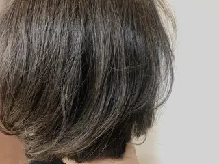 ミディアム うる艶レイヤーカット hinakoのヘアスタイル