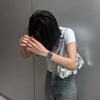 カラー FERIA緑地公園 アリヨシハルナのヘアスタイル