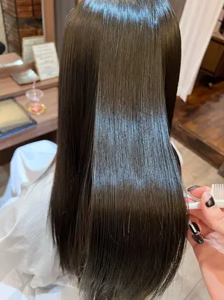 ロング パーマ IVERA(旧 :  Lucia[ルシア])所属・有澤 茉唯のマツエク・マツパデザイン