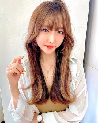 セミロング 大人可愛いレイヤー 大田のヘアスタイル