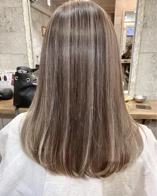 カラー B E C H I C O〔べち子〕のヘアスタイル