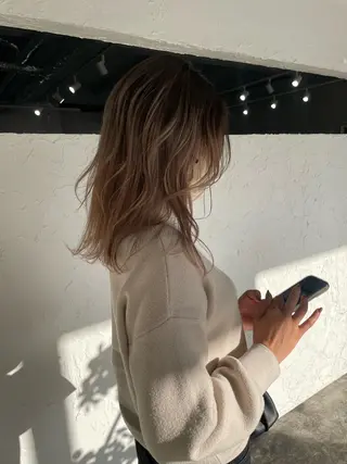 セミロング カラー shiba tomomiのヘアスタイル