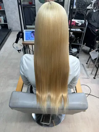 ロング Afinar／ Yuzumiのヘアスタイル