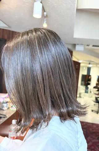 セミロング カラー ヨウコ YOKOのヘアスタイル