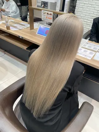 ロング Earth  Authentic 草津エイスクエア店所属・苗村 梨愛のヘアスタイル