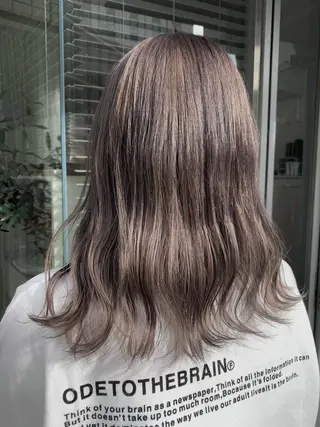 セミロング カラー fio マナミのヘアスタイル